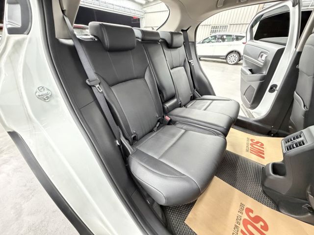 一手認證漂亮車，原鈑件保證，頂級PRESTIGE版本，僅實跑5萬公里原廠保養，車況內外漂亮，歡迎賞車  第17張相片