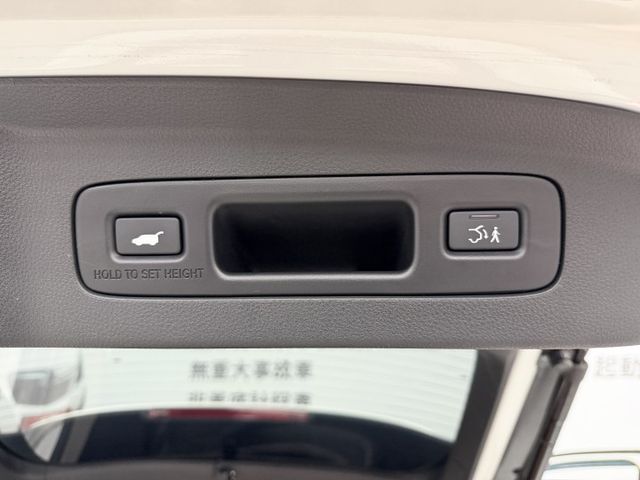 一手認證漂亮車，原鈑件保證，頂級PRESTIGE版本，僅實跑5萬公里原廠保養，車況內外漂亮，歡迎賞車  第18張相片