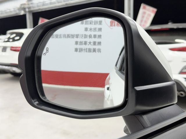 一手認證漂亮車，原鈑件保證，頂級PRESTIGE版本，僅實跑5萬公里原廠保養，車況內外漂亮，歡迎賞車  第19張相片