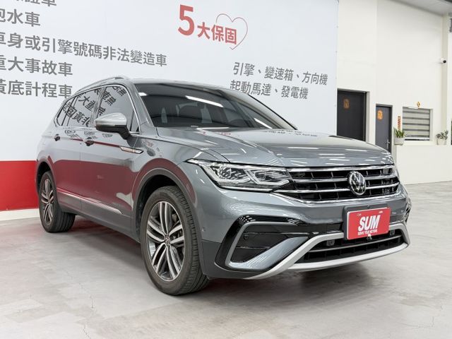 一手認證漂亮車，原鈑件保證，僅實跑3萬公里，市場不多的7人座，PREMIUM版本，配備滿滿可以全額貸，歡迎賞車  第3張相片