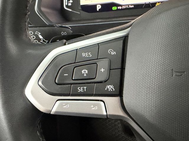 一手認證漂亮車，原鈑件保證，僅實跑3萬公里，市場不多的7人座，PREMIUM版本，配備滿滿可以全額貸，歡迎賞車  第11張相片