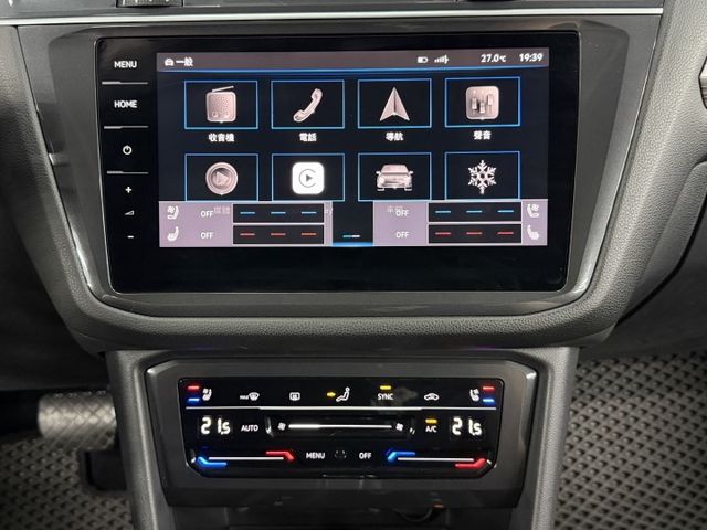 一手認證漂亮車，原鈑件保證，僅實跑3萬公里，市場不多的7人座，PREMIUM版本，配備滿滿可以全額貸，歡迎賞車  第13張相片