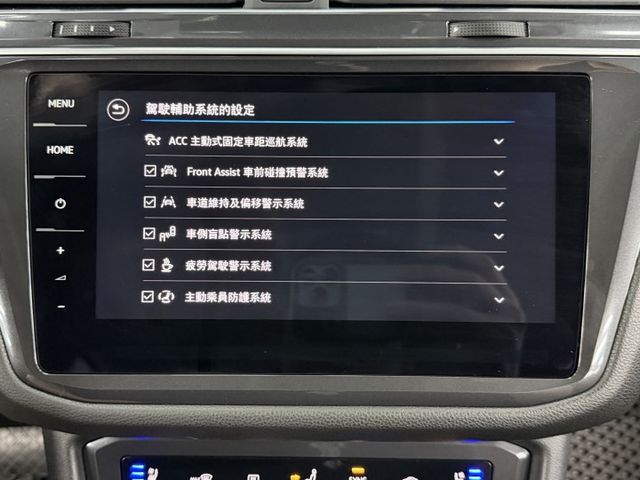 一手認證漂亮車，原鈑件保證，僅實跑3萬公里，市場不多的7人座，PREMIUM版本，配備滿滿可以全額貸，歡迎賞車  第15張相片