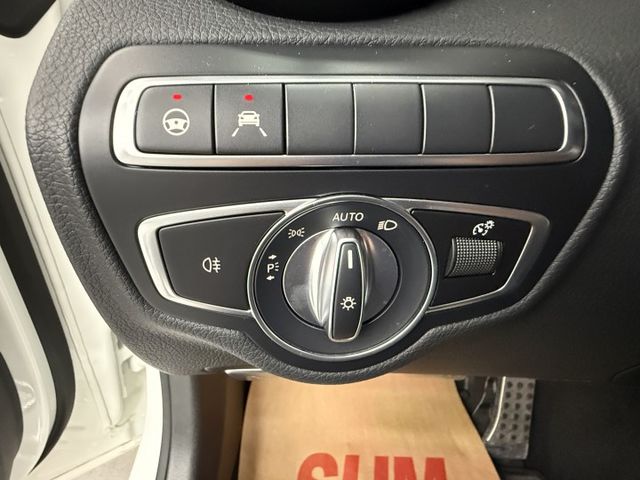 總代理一手董娘漂亮車，認證原鈑件，市場稀有的COUPE，僅實跑3萬多公里，有AMG、23P，內外漂亮如新，歡迎賞車  第16張相片