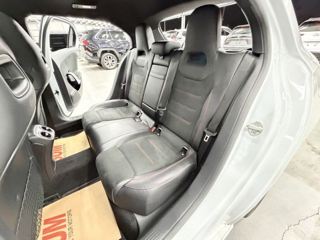 外匯A250 4MATIC 小鋼炮，台灣一手漂亮車，認證原鈑件保證，僅實跑5萬多公里，氣氛漂亮，可以全額貸款，歡迎賞車  第16張相片