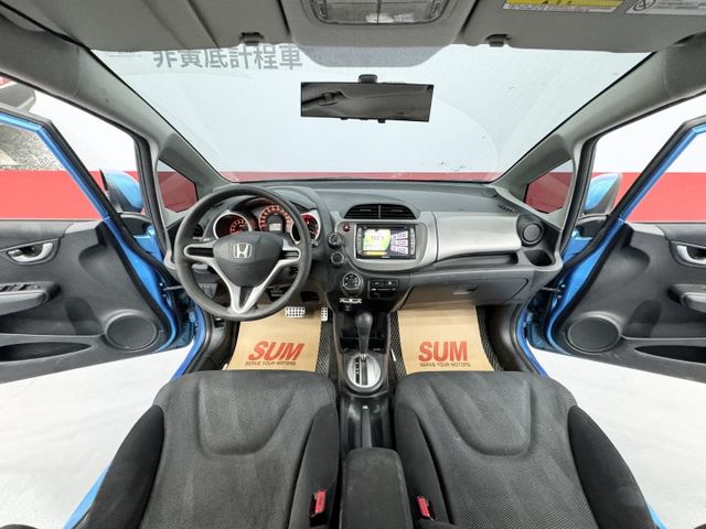 超漂亮代步小車，一手車已完成第三方認證，僅實跑14萬多公里，里程保證，全車無待修~歡迎賞車  第11張相片