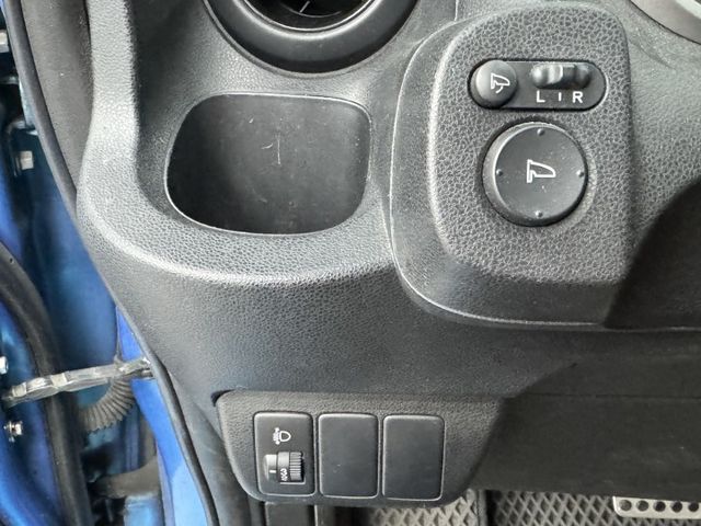 超漂亮代步小車，一手車已完成第三方認證，僅實跑14萬多公里，里程保證，全車無待修~歡迎賞車  第13張相片