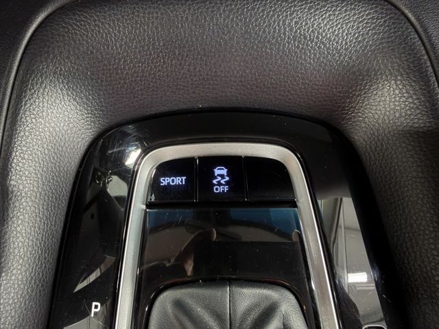 一手認證漂亮車，原鈑件保證，實跑3萬多公里原廠保養，內外如新，可以全額貸歡迎賞車  第18張相片