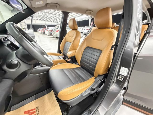 特仕車哈騷版，認證漂亮車，頂級的智型旗艦規格，實跑8萬公里原廠保養，車況無待修，升級13吋安卓機，可以全額貸歡迎賞車  第7張相片
