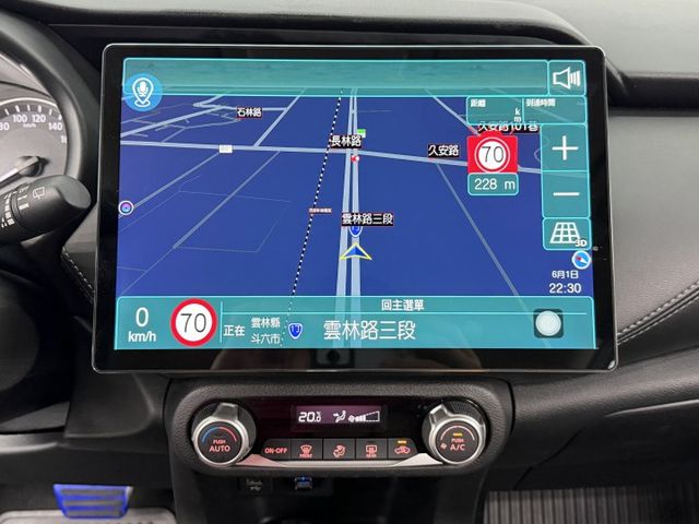 特仕車哈騷版，認證漂亮車，頂級的智型旗艦規格，實跑8萬公里原廠保養，車況無待修，升級13吋安卓機，可以全額貸歡迎賞車  第13張相片