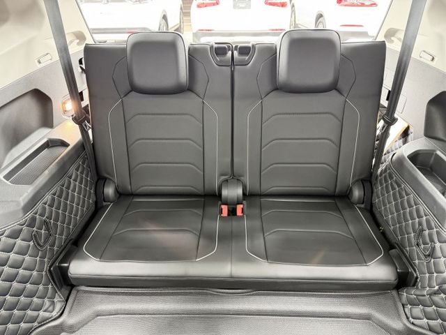 認證車原鈑件保證，市場不多的7人座柴油休旅車，單純里程數多，可以增額貸約3-40萬元，配備滿滿，歡迎賞車  第18張相片