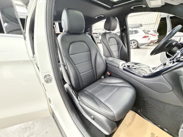 台灣一手認證漂亮車，原鈑件保證，里程數只有8萬多公里，車況健康無待修，有23P、360環景，內外漂亮歡迎賞車  第8張相片