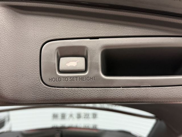 認證漂亮車，原鈑件保證，頂級S版 有ACC跟車、電尾門、電動椅，只跑8萬公里車況無待修，可以全額貸歡迎賞車  第20張相片