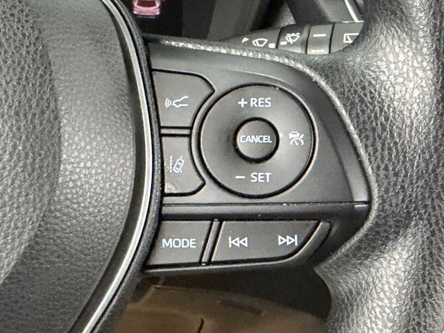 一手媽媽自用漂亮車，認證原鈑件保證，只實跑2萬多公里，原廠保養里程保證，內外如新，可以全額貸款，歡迎賞車  第11張相片