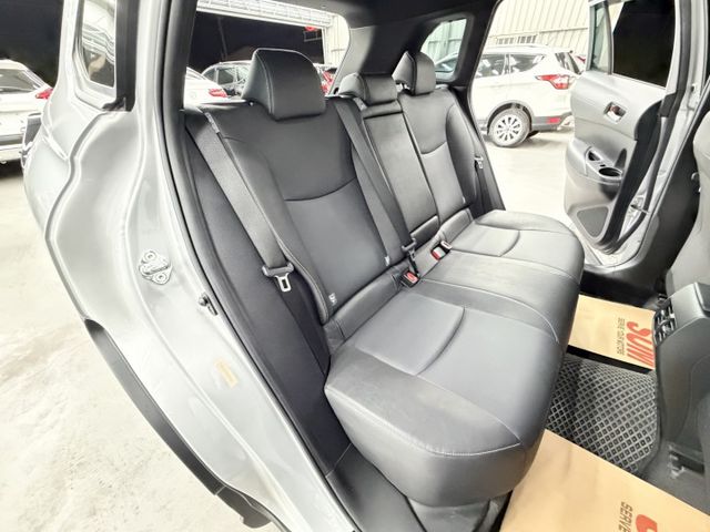 一手媽媽自用漂亮車，認證原鈑件保證，只實跑2萬多公里，原廠保養里程保證，內外如新，可以全額貸款，歡迎賞車  第16張相片