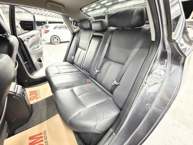 一手認證漂亮車，原鈑件保證，僅實跑11萬公里，豪華影音版，優質代步的舒適房車~可以全額貸款，歡迎賞車  第15張相片