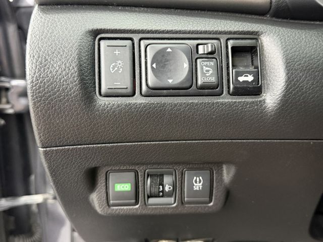 一手認證漂亮車，原鈑件保證，僅實跑11萬公里，豪華影音版，優質代步的舒適房車~可以全額貸款，歡迎賞車  第19張相片