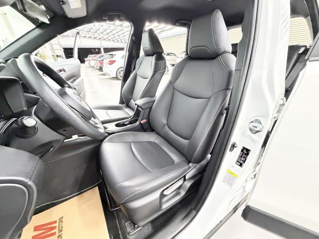 一手認證漂亮車，原鈑件保證，僅實跑6萬多公里，里程保證，豪華版本，熱銷優質小休旅，可以全額貸款，歡迎賞車  第7張相片