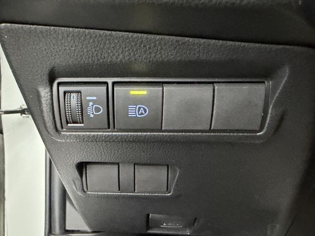 一手認證漂亮車，原鈑件保證，僅實跑6萬多公里，里程保證，豪華版本，熱銷優質小休旅，可以全額貸款，歡迎賞車  第17張相片