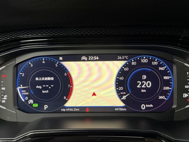 買新車的感覺~一手認證漂亮車，原鈑件保證，僅實跑4千公里，里程保證，TECH版本，可以全額貸款，歡迎賞車  第11張相片