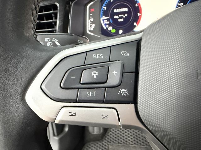 買新車的感覺~一手認證漂亮車，原鈑件保證，僅實跑4千公里，里程保證，TECH版本，可以全額貸款，歡迎賞車  第12張相片