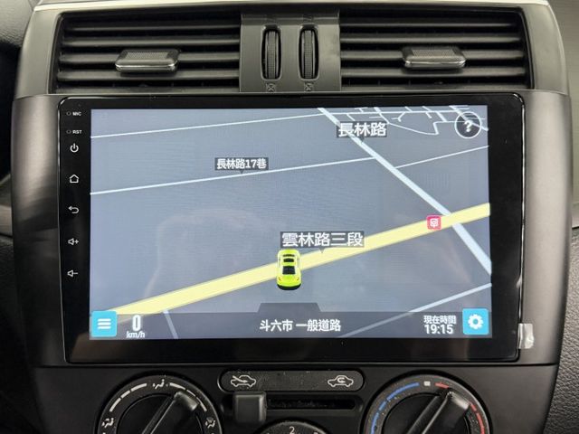 一手認證漂亮車，原鈑件保證，里程保證實跑9萬公里，全新安卓機，優質代步車，可以全額貸歡迎賞車  第14張相片