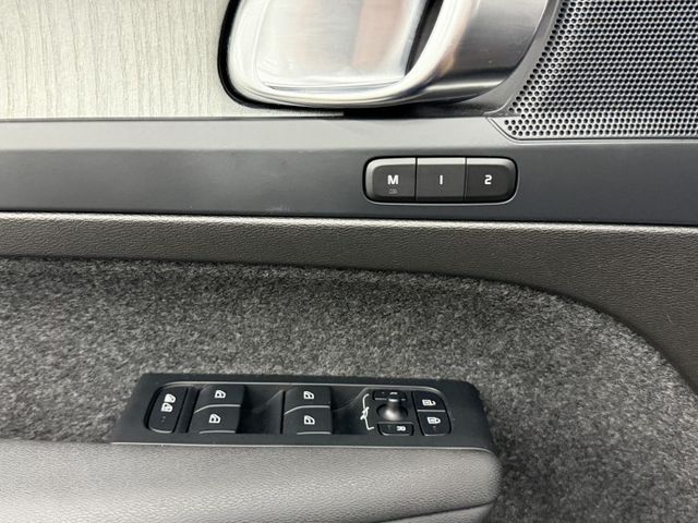 一手認證漂亮車，原鈑件保證，T2  PLUS版本，全原廠保養，車況無待修，可以全額貸款，歡迎賞車  第20張相片