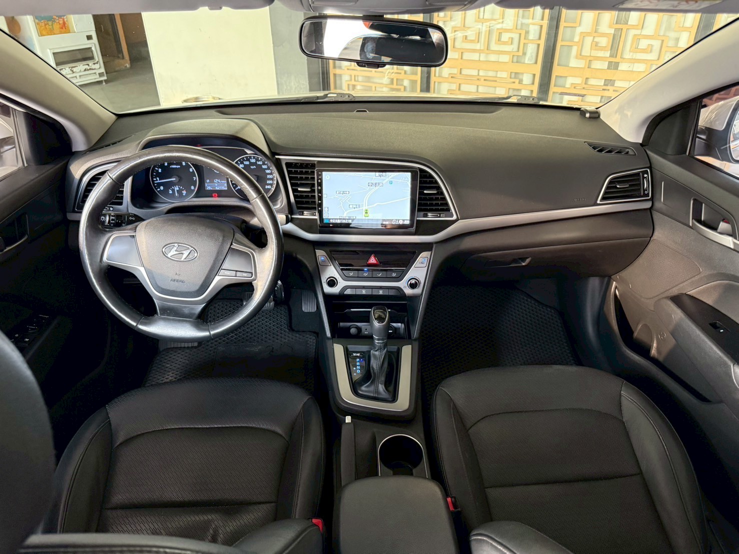 2017 ELANTRA  第3張相片