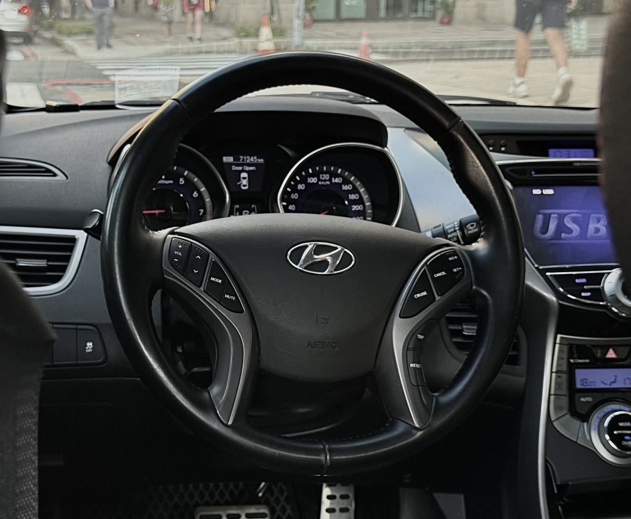 2014 Elantra 黑潮版 JGTC包  第3張相片