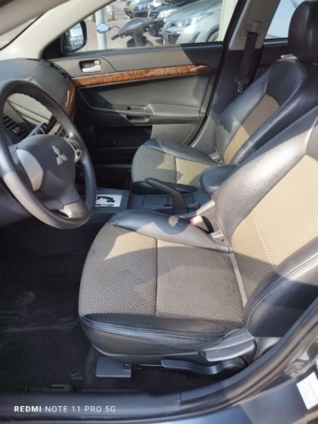 只跑107573km 實車實價 絕不到場再加價 里程保證 無泡水 無事故 無待修  第9張相片