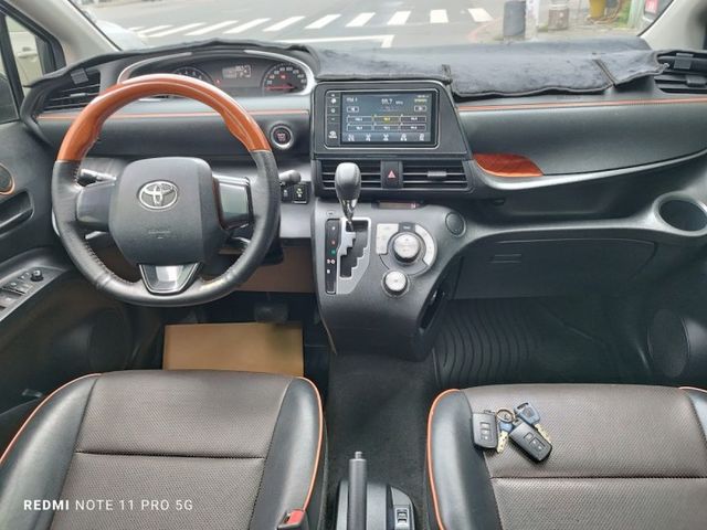 7人座 豪華十 實車實價 絕不到場再加價 里程保證 無泡水 無事故 無待修  第12張相片