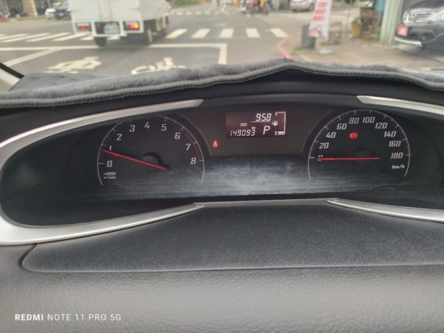 7人座 豪華十 實車實價 絕不到場再加價 里程保證 無泡水 無事故 無待修  第15張相片