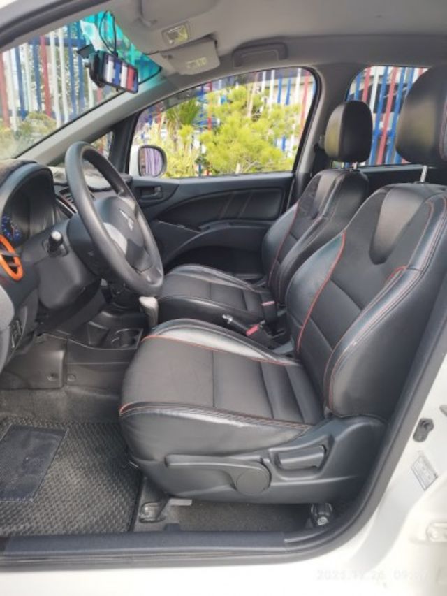 實車實價 絕不到場再加價 里程保證 無泡水 無事故 無待修  第9張相片