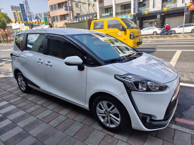 零頭款可全貸 實車實價 絕不到場再加價 里程保證 無泡水 無事故 無待修  第4張相片