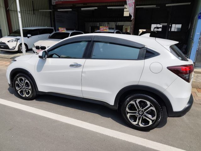 零頭款可全貸 實車實價 絕不到場再加價 里程保證 無泡水 無事故 無待修  第5張相片