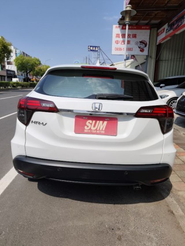 零頭款可全貸 實車實價 絕不到場再加價 里程保證 無泡水 無事故 無待修  第7張相片