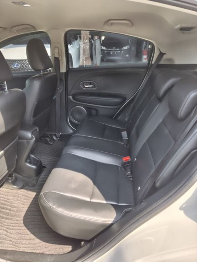 零頭款可全貸 實車實價 絕不到場再加價 里程保證 無泡水 無事故 無待修  第10張相片