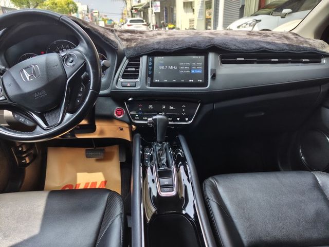 零頭款可全貸 實車實價 絕不到場再加價 里程保證 無泡水 無事故 無待修  第11張相片