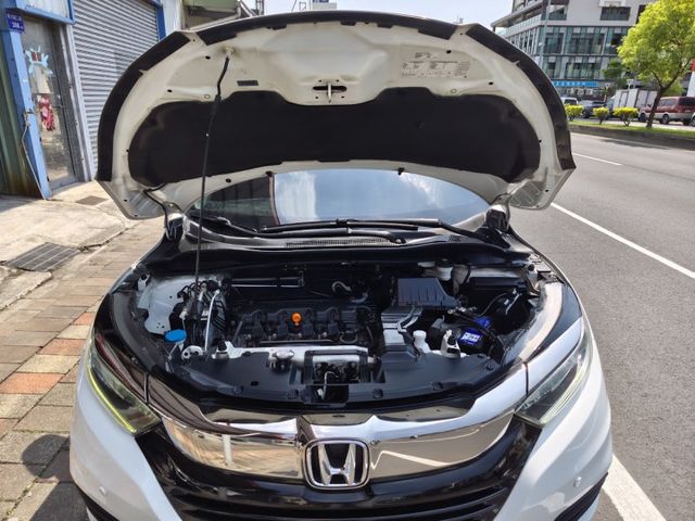 零頭款可全貸 實車實價 絕不到場再加價 里程保證 無泡水 無事故 無待修  第14張相片