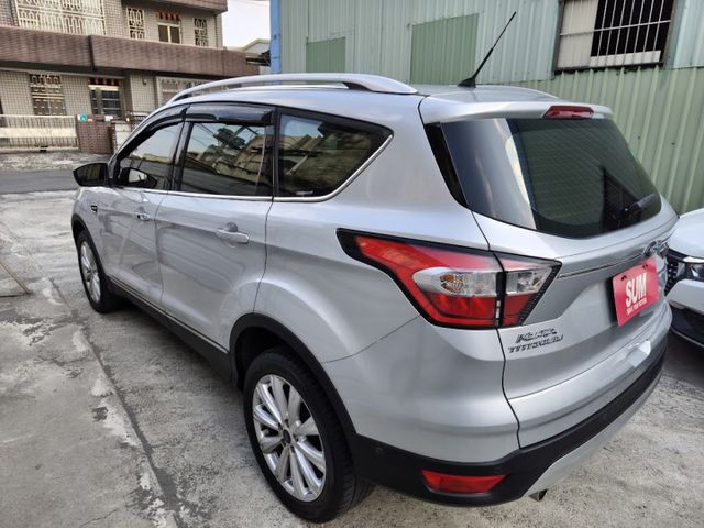 零頭款可全貸 實車實價 絕不到場再加價 里程保證 無泡水 無事故 無待修  第5張相片