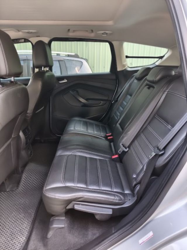 零頭款可全貸 實車實價 絕不到場再加價 里程保證 無泡水 無事故 無待修  第10張相片