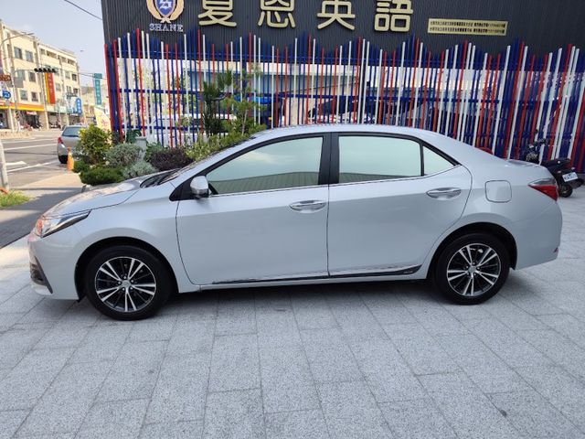 零頭款可全貸 實車實價 絕不到場再加價 里程保證 無泡水 無事故 無待修  第5張相片