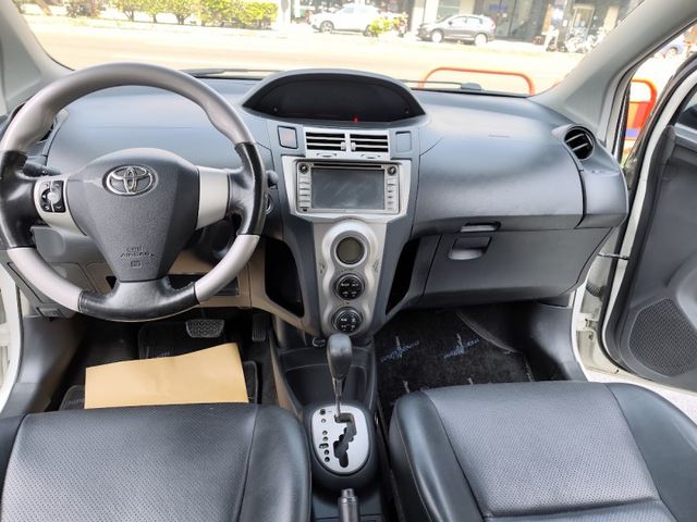 只跑13.5萬km 零頭款可全貸 實車實價 絕不到場再加價 里程保證 無泡水 無事故 無待修  第11張相片