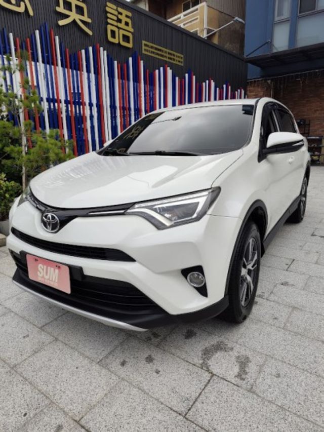 零頭款可全貸 實車實價 絕不到場再加價 里程保證 無泡水 無事故 無待修  第1張相片