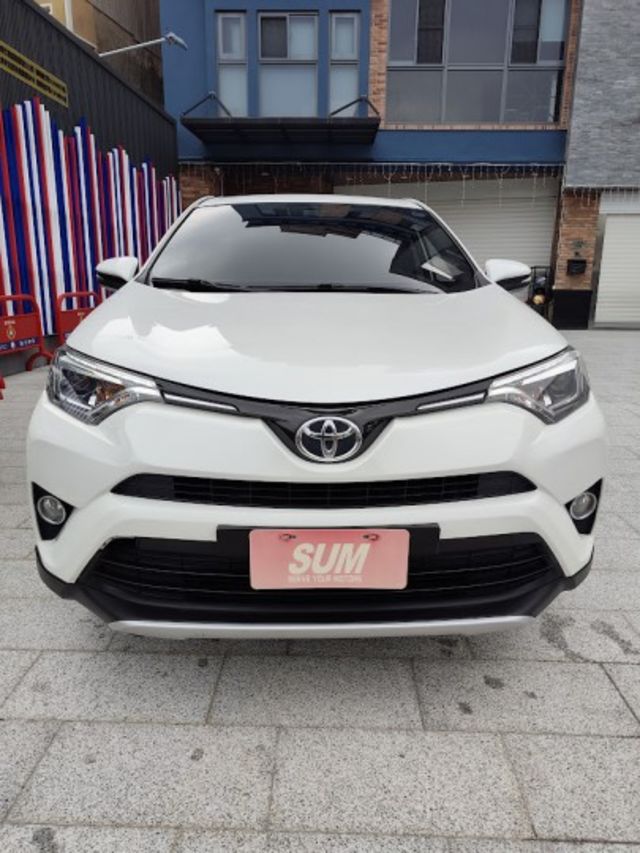 零頭款可全貸 實車實價 絕不到場再加價 里程保證 無泡水 無事故 無待修  第2張相片