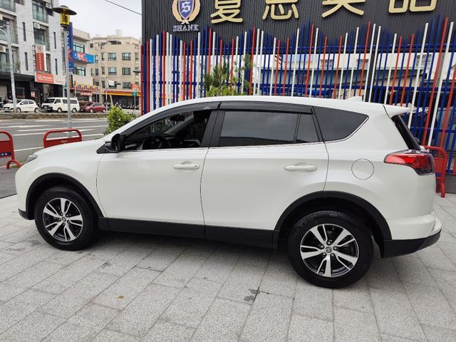 零頭款可全貸 實車實價 絕不到場再加價 里程保證 無泡水 無事故 無待修  第5張相片