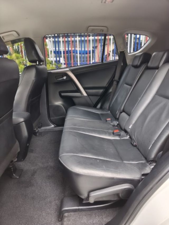 零頭款可全貸 實車實價 絕不到場再加價 里程保證 無泡水 無事故 無待修  第10張相片