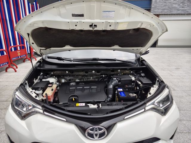 零頭款可全貸 實車實價 絕不到場再加價 里程保證 無泡水 無事故 無待修  第13張相片