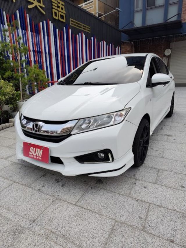 零頭款可全貸 實車實價 絕不到場再加價 里程保證 無泡水 無事故 無待修  第1張相片