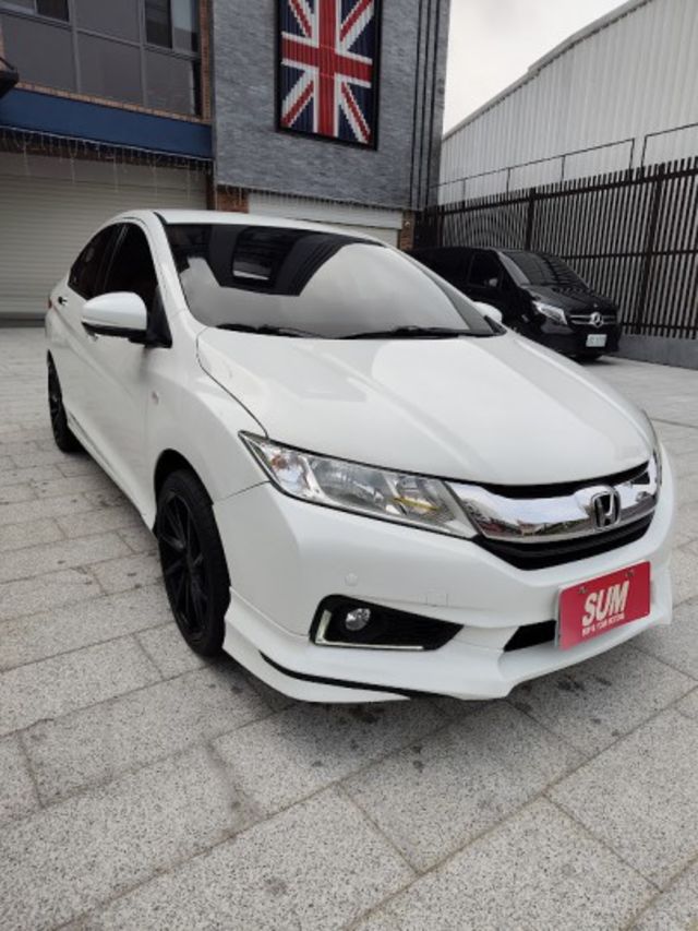 零頭款可全貸 實車實價 絕不到場再加價 里程保證 無泡水 無事故 無待修  第3張相片